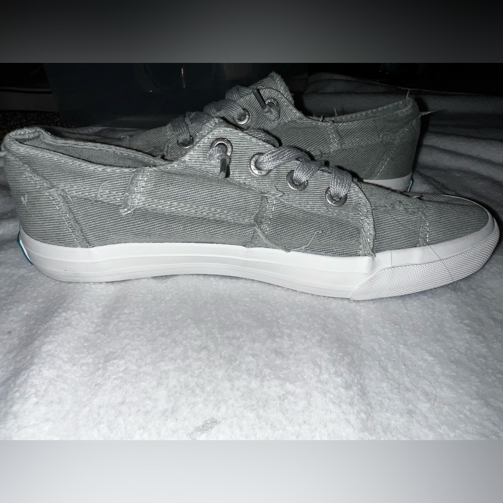 Blowfish sneakers Brand New